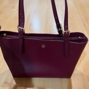 Maroon Tory Purse medium sized purse